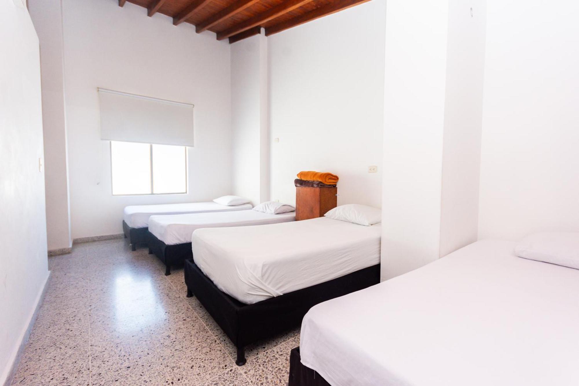 Hotel Bicentenario Rionegro Luaran gambar