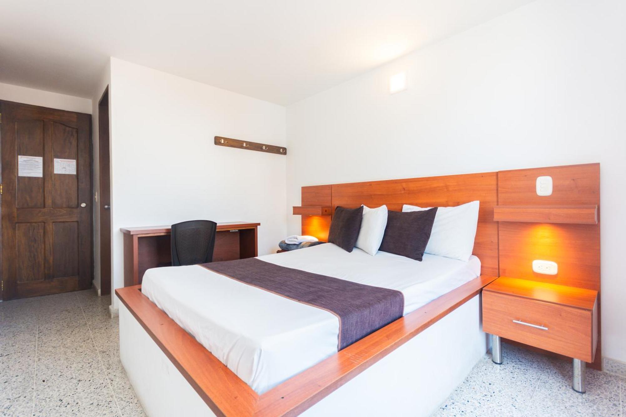 Hotel Bicentenario Rionegro Luaran gambar
