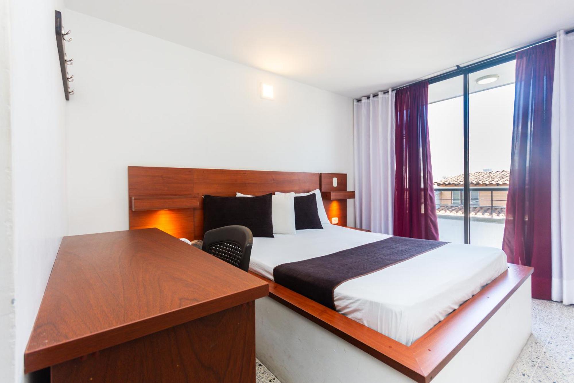 Hotel Bicentenario Rionegro Luaran gambar