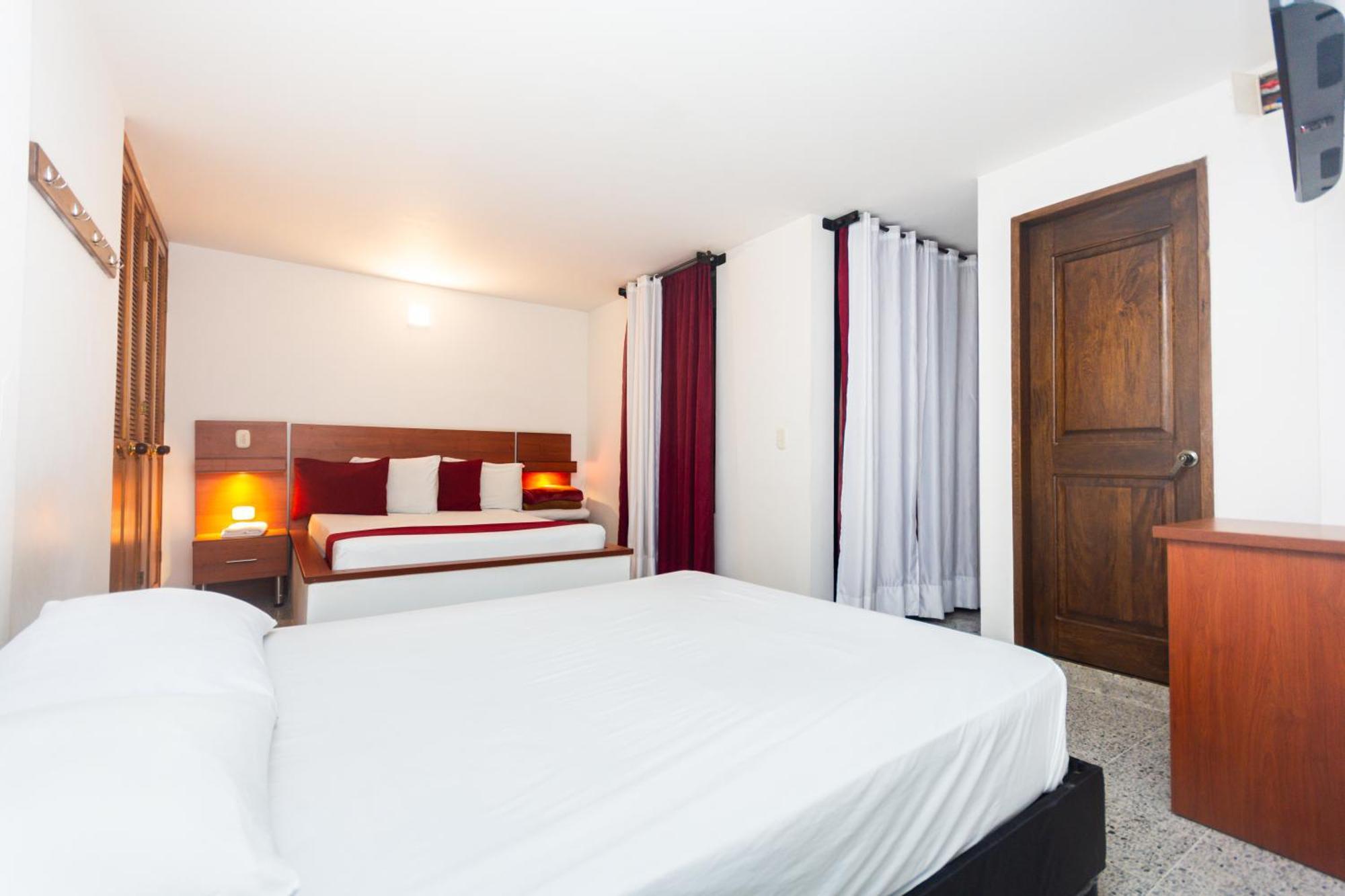 Hotel Bicentenario Rionegro Luaran gambar