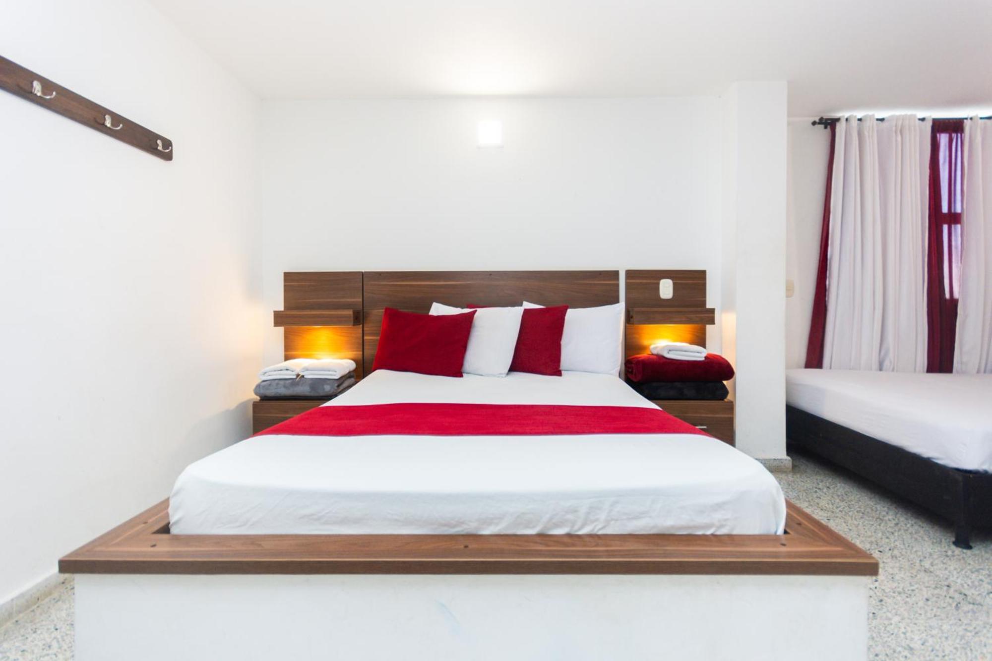 Hotel Bicentenario Rionegro Luaran gambar