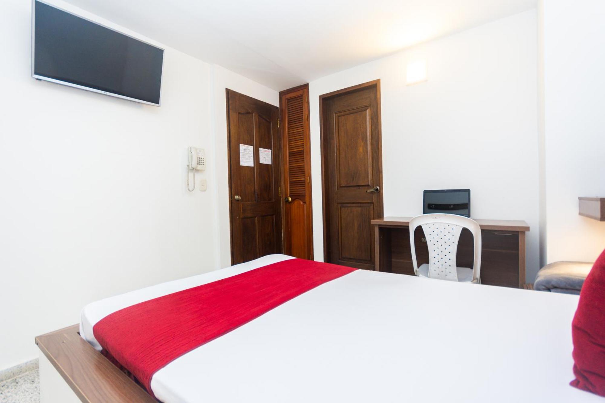Hotel Bicentenario Rionegro Luaran gambar
