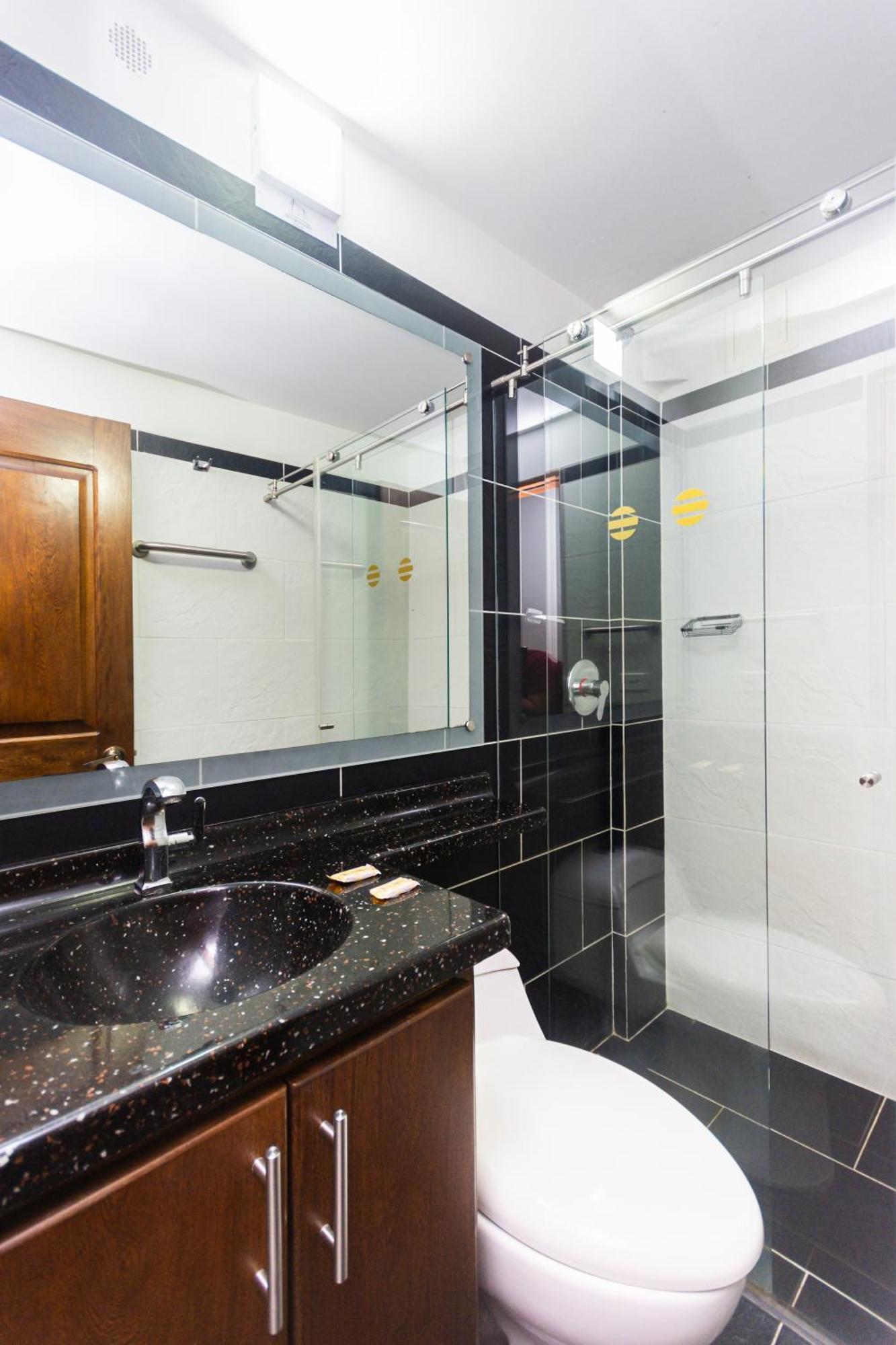 Hotel Bicentenario Rionegro Luaran gambar