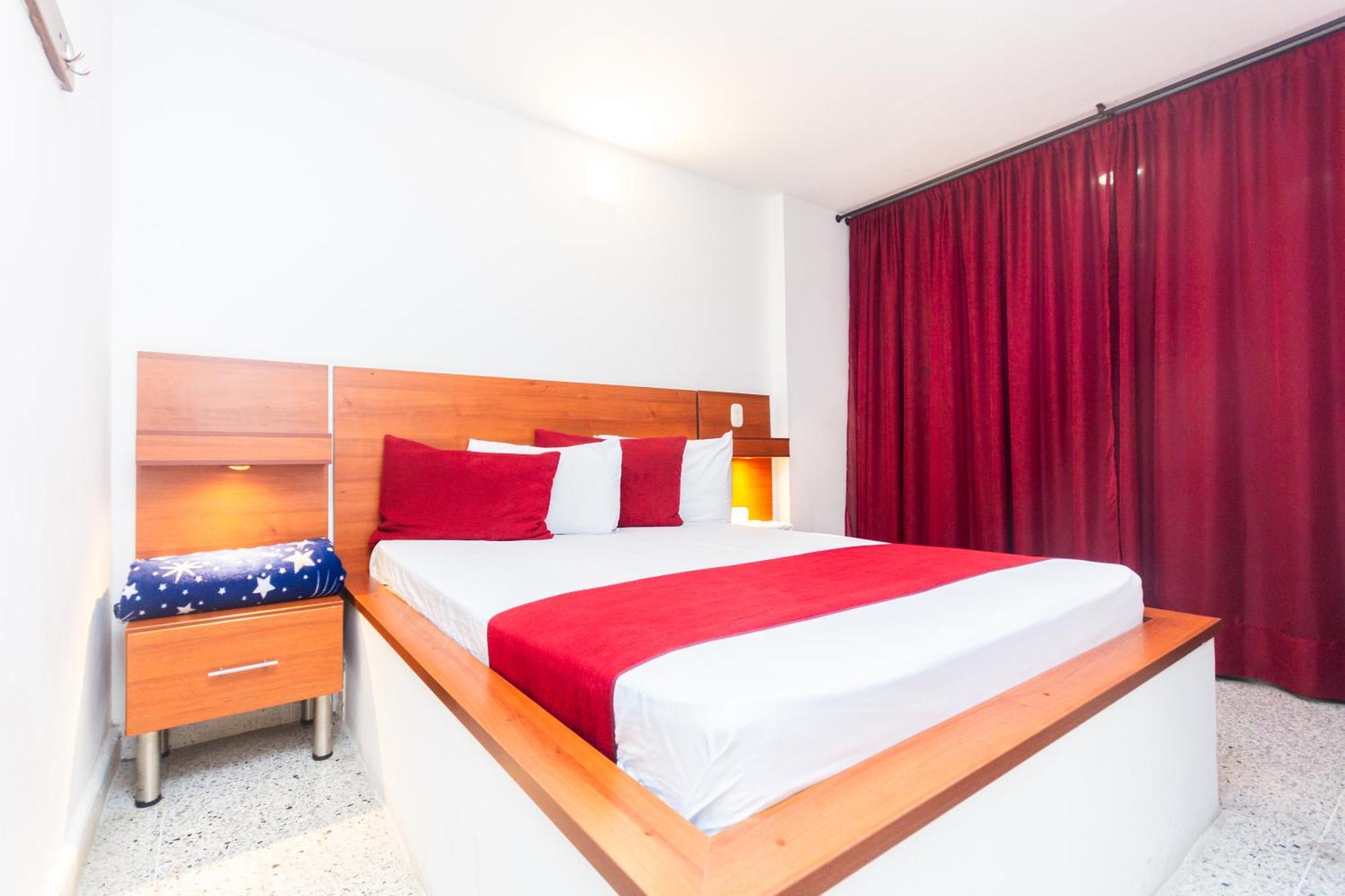 Hotel Bicentenario Rionegro Luaran gambar