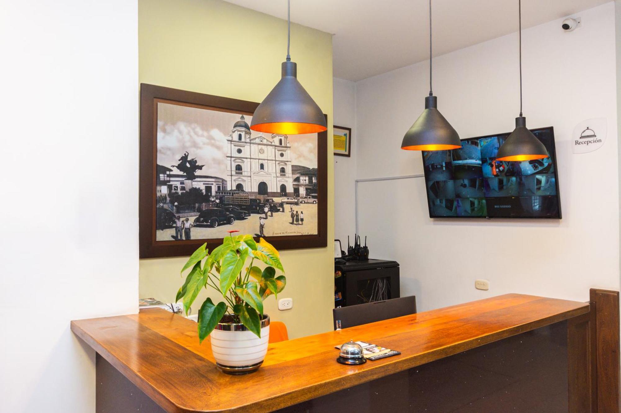 Hotel Bicentenario Rionegro Luaran gambar