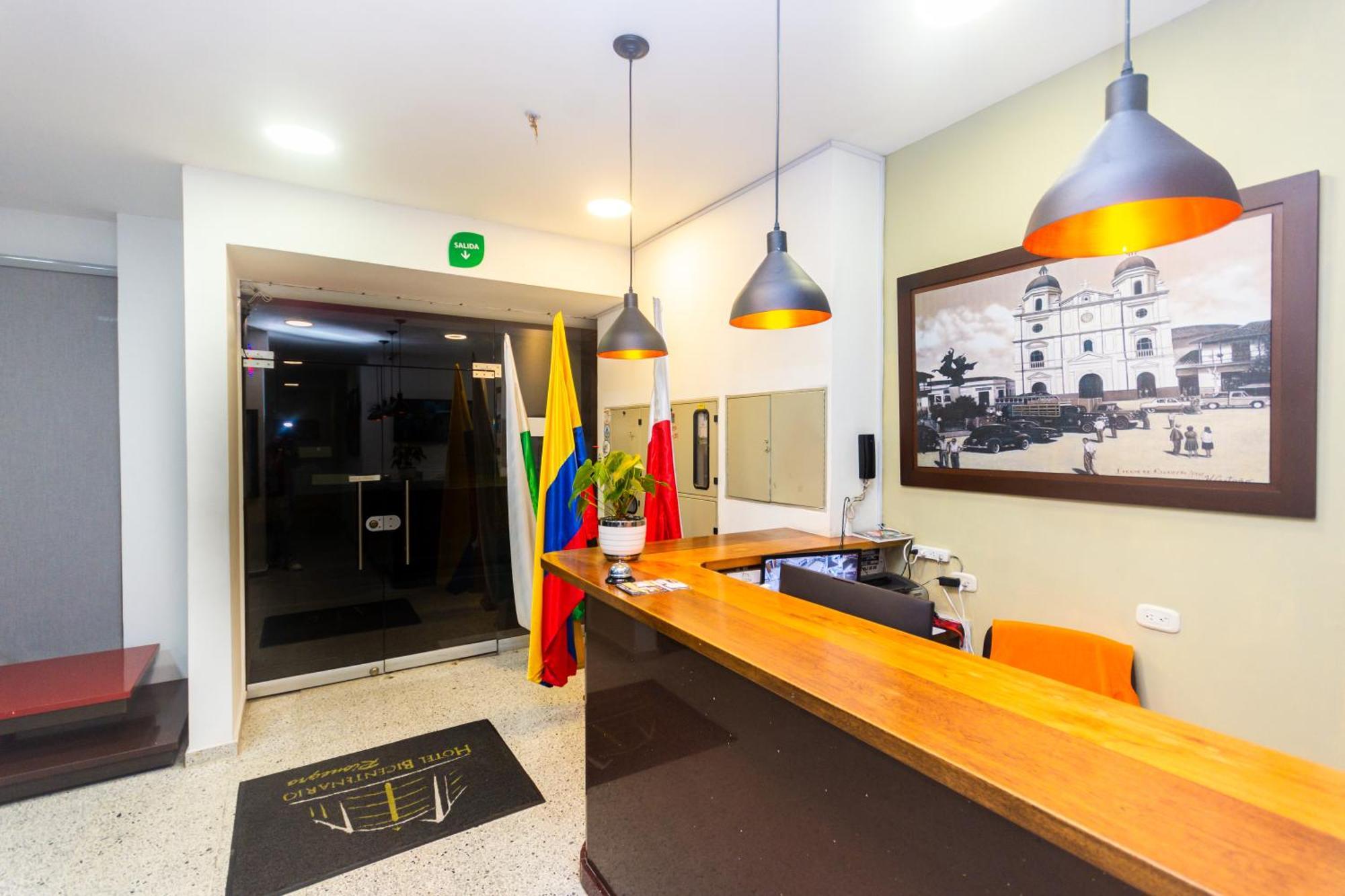 Hotel Bicentenario Rionegro Luaran gambar
