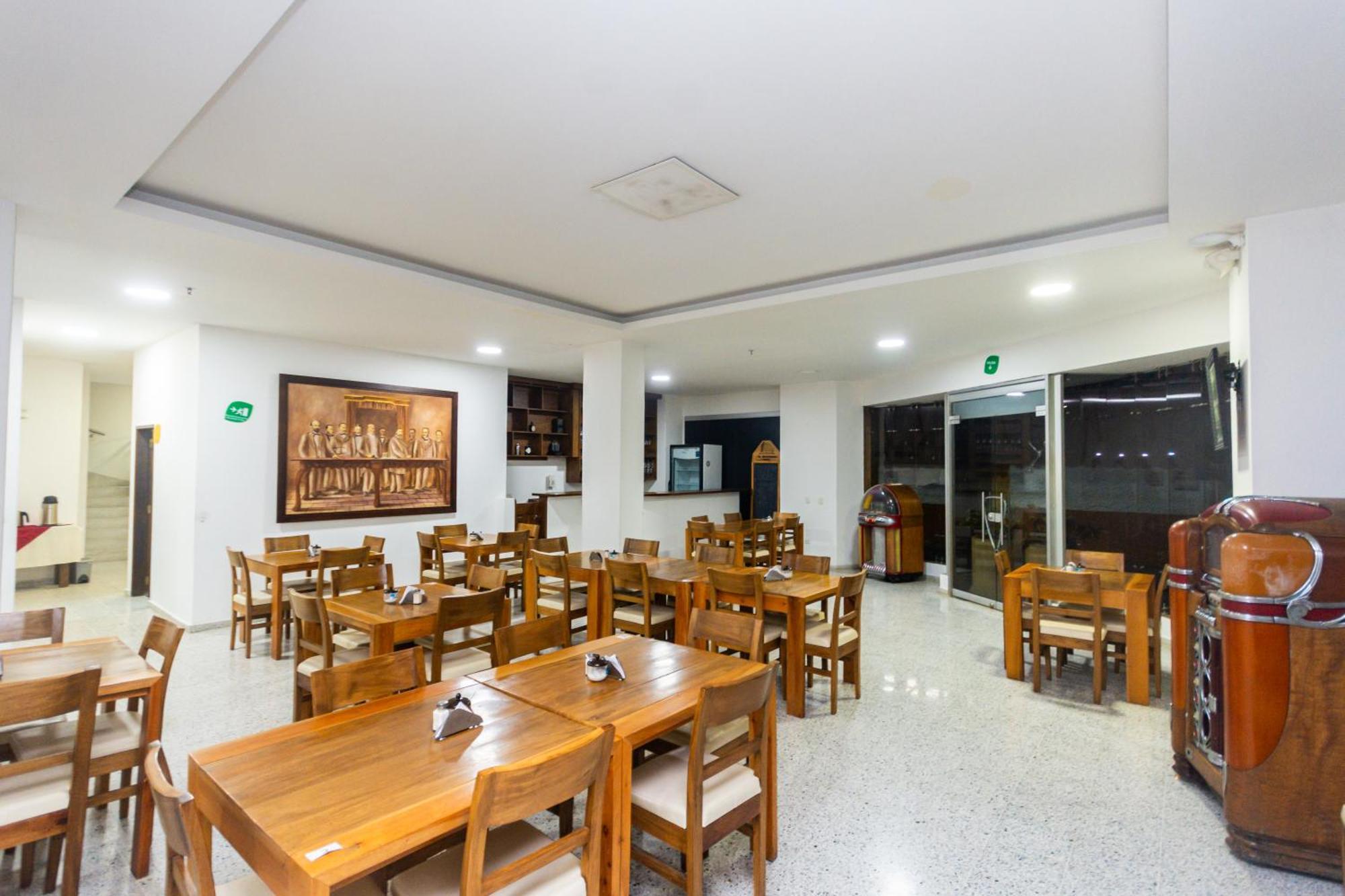 Hotel Bicentenario Rionegro Luaran gambar