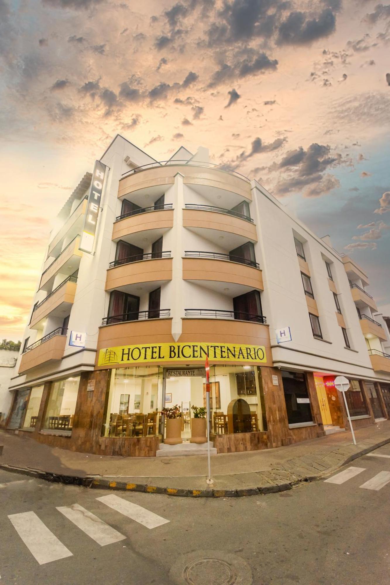 Hotel Bicentenario Rionegro Luaran gambar